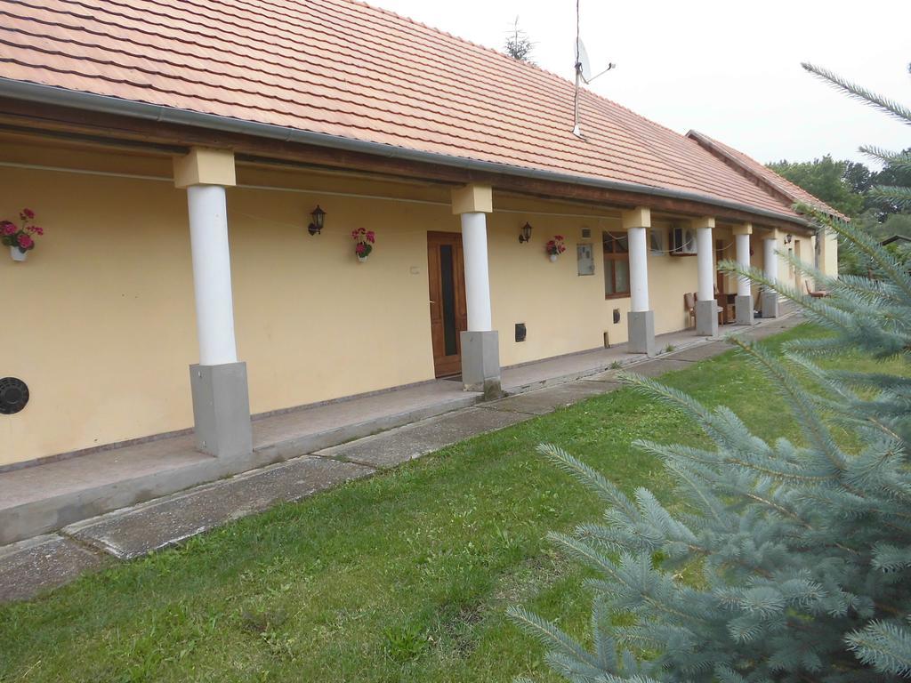 Fenyves Apartman Sarospatak Exterior photo