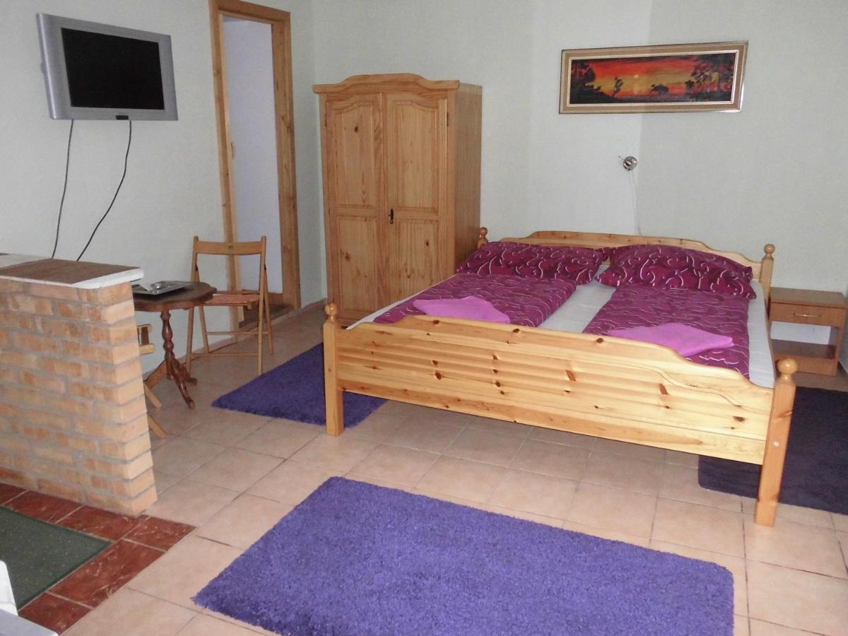 Fenyves Apartman Sarospatak Exterior photo